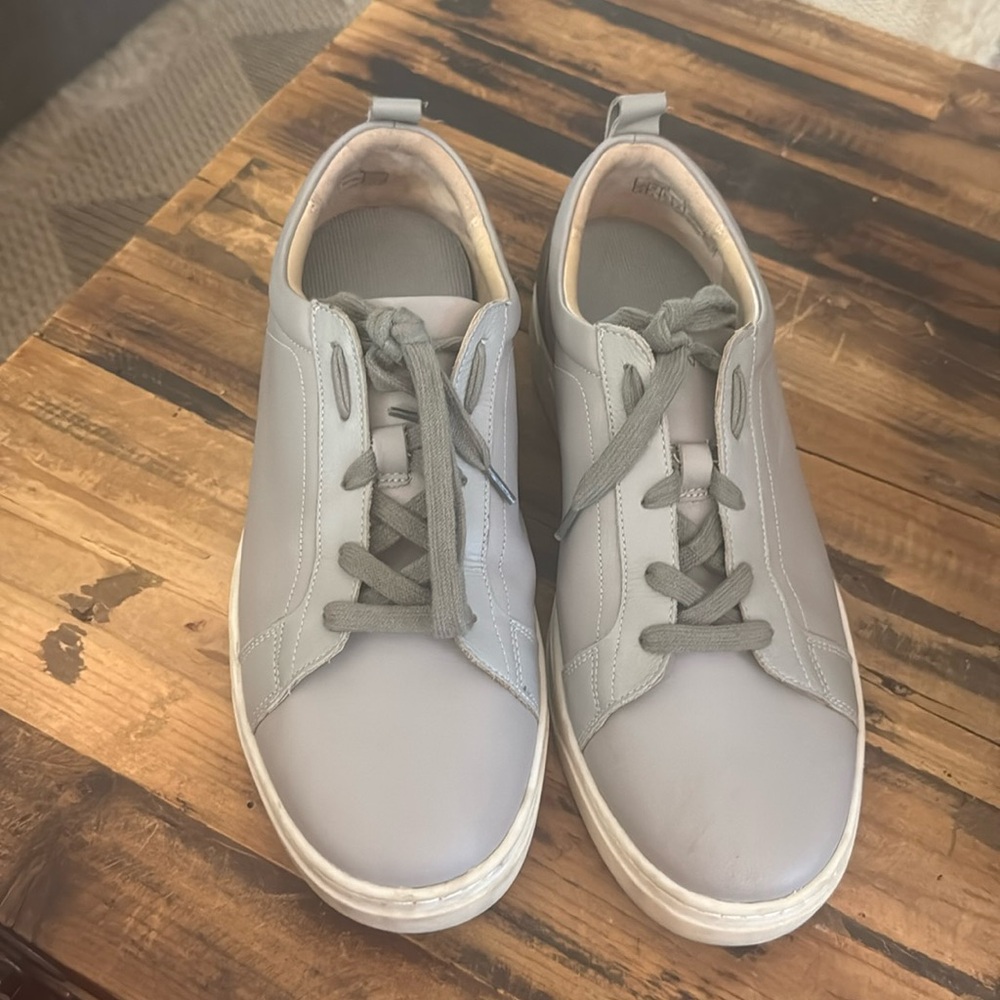 Vionic Gray Sneakers for Men size 9